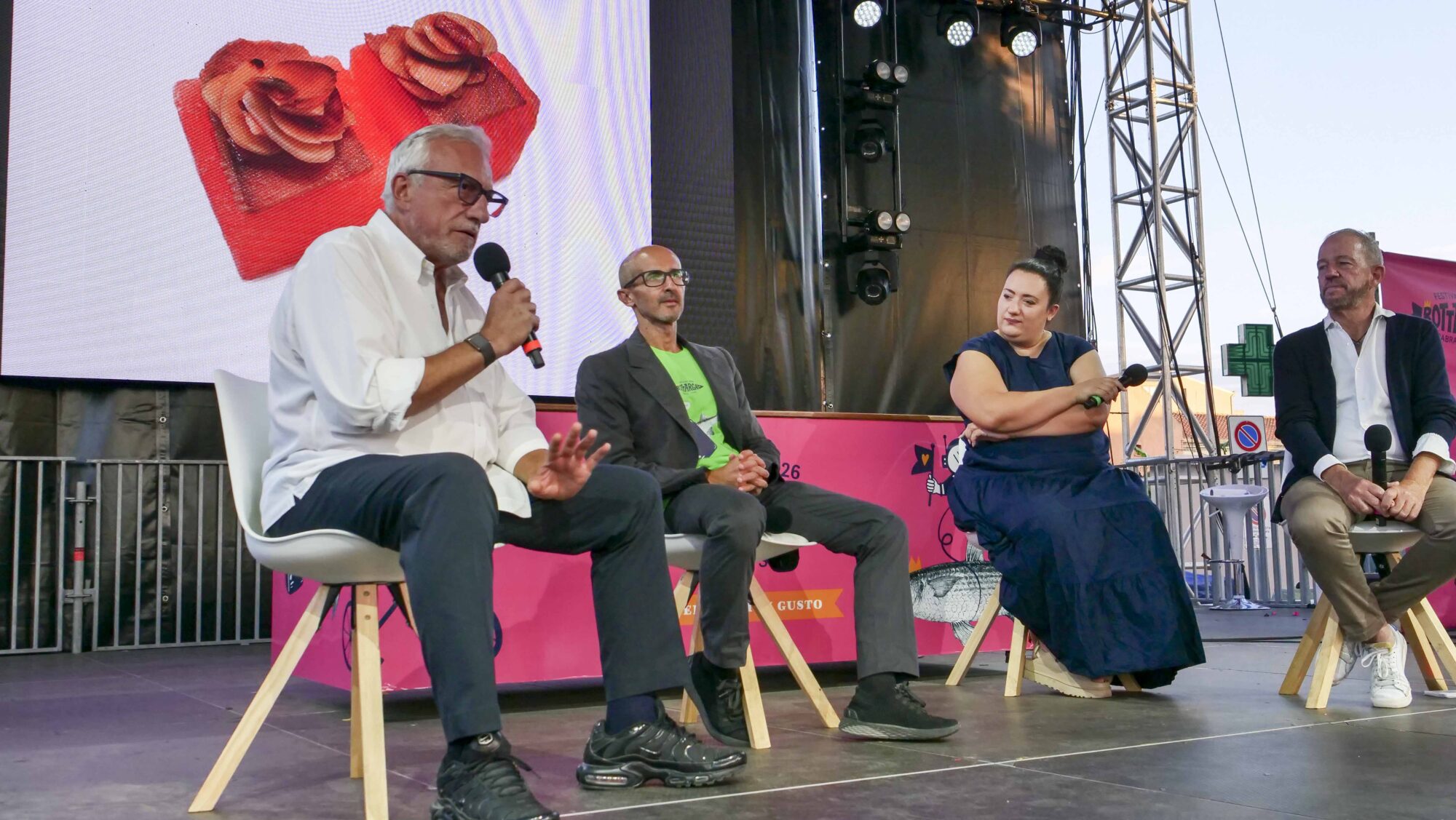 Davide Scabin Festival della Bottarga Cabras dialoga con Alessandro Aresu e Bernard Bédarida, modera Lara de Luna e Federica Ghiani