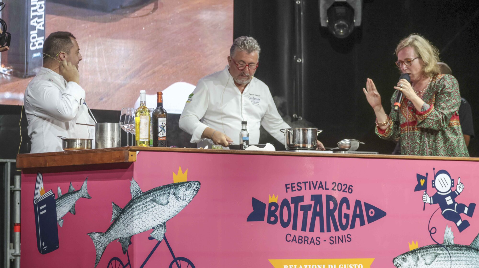Pasquale Torrente, del ristorante Al Convento di Cetara, incontra la Sardegna e la cucina di Salvatore Camedda, del ristorante Ulià di Arzachena. dialoga con Luciana Squadrilli giornalista Food&Wine Italia